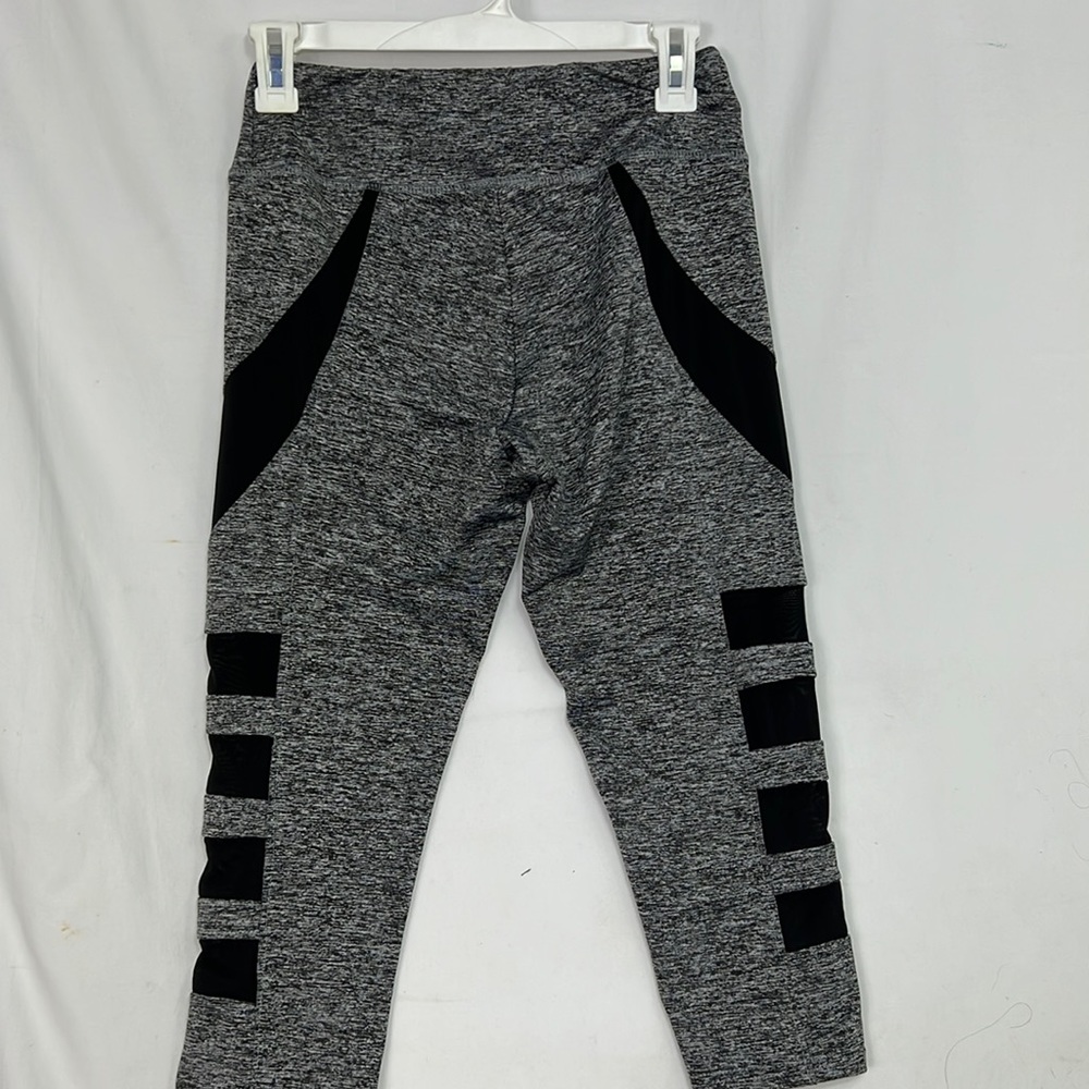 #0756 Always Plain Gray and Black Athletic Leggings | Size: M